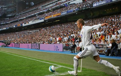 乐竞体育热评-C罗国家队出场纪录夜