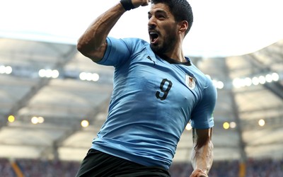 乐竞体育焦点-伯贝这传球过顶妙传